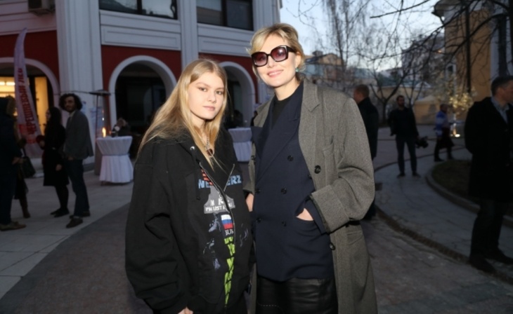 Рената Литвинова И Ее Дочь Ульяна Фото